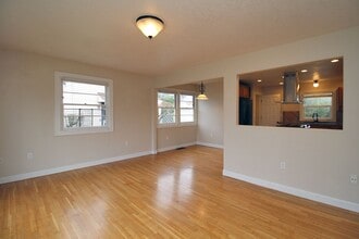 1814 NE Bryant St in Portland, OR - Building Photo - Building Photo