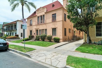 347 S Cochran Ave in Los Angeles, CA - Building Photo - Building Photo