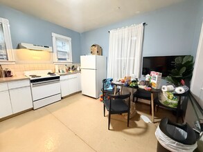 101 1/2 Calumet St, Unit 2 in Boston, MA - Building Photo - Building Photo