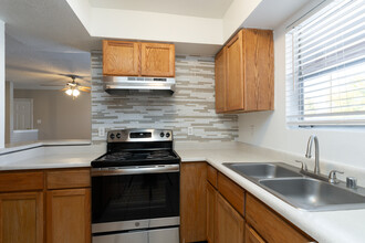 Foxglove Apartments in El Paso, TX - Building Photo - Interior Photo