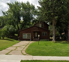 757 3rd St NW in Chisholm, MN - Building Photo