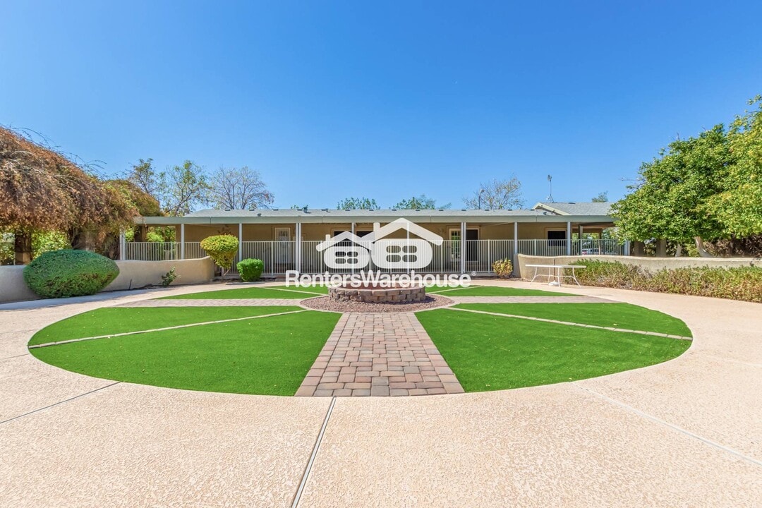 29319 N 203rd Ave in Wittmann, AZ - Building Photo