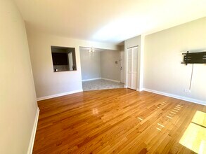 920 N Lakeside Dr in Vernon Hills, IL - Building Photo - Building Photo
