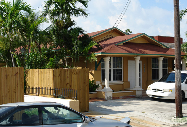 1238 SW 4th St in Miami, FL - Foto de edificio - Building Photo