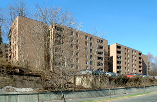 10 Overlook Apartments