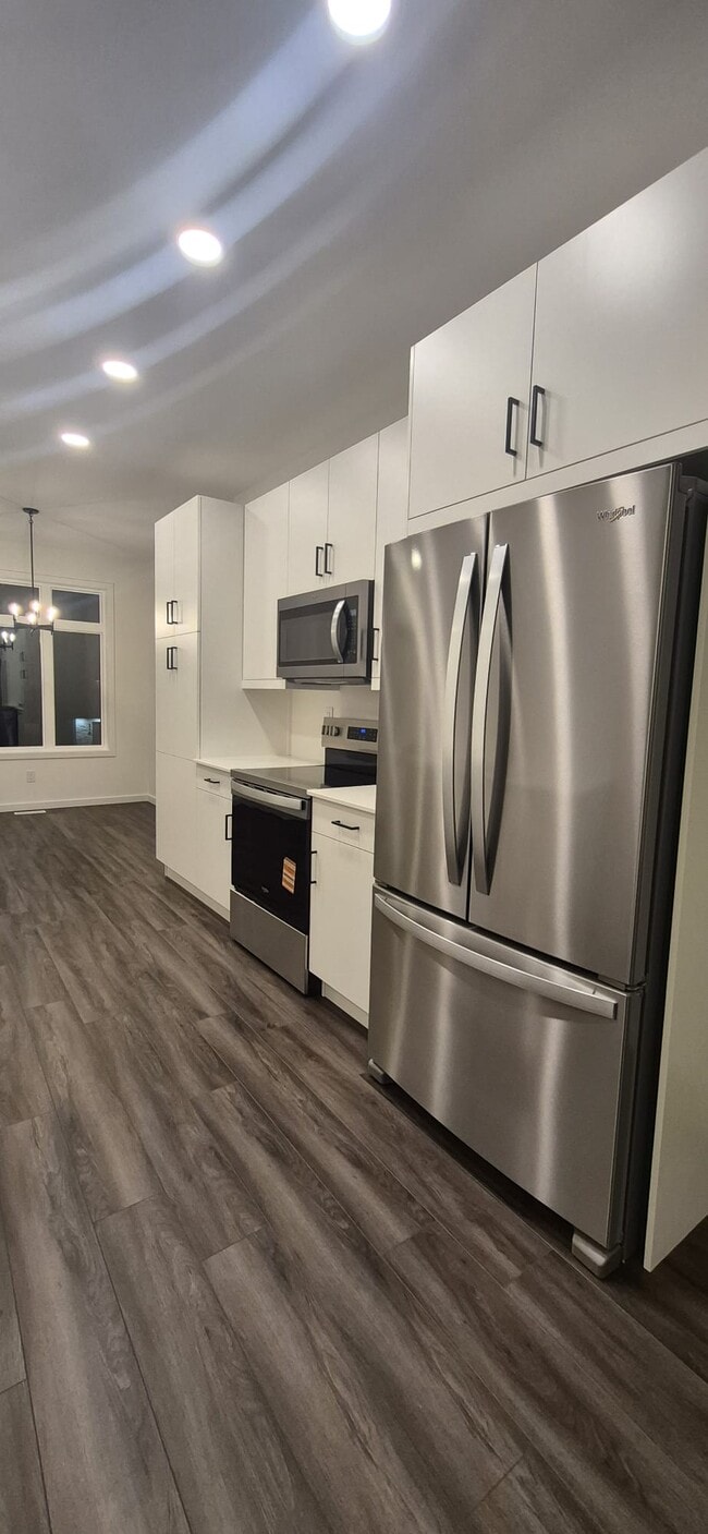 295 Frontier Trl in Winnipeg, MB - Building Photo - Building Photo