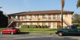 457 W Front St in Covina, CA - Building Photo