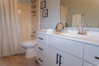 502 SE B St in Bentonville, AR - Building Photo - Building Photo