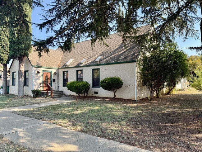 112 S Sacramento St in Willows, CA - Building Photo - Building Photo