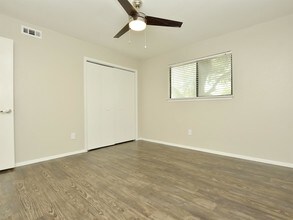 3503 Harmon Ave-Unit -6 in Austin, TX - Building Photo - Building Photo