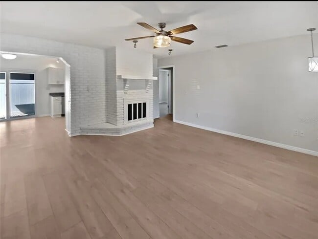 property at 1608 Amberlea Dr N