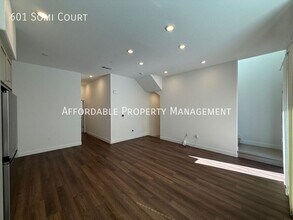 601 Somi Ct in Hayward, CA - Building Photo - Building Photo