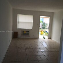 726 21st St in West Palm Beach, FL - Building Photo - Building Photo