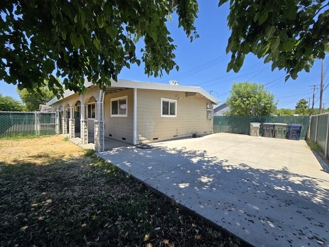 property at 2824 Del Paso Blvd