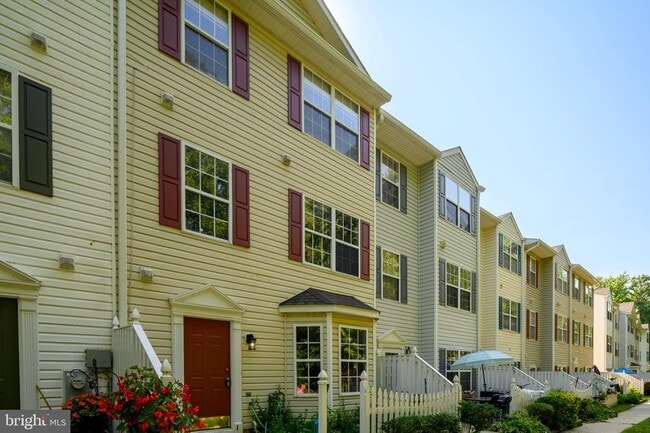 property at 50 Amberstone Ct