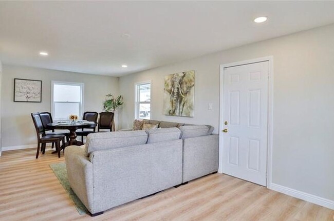 7228 San Francisco St in Highland, CA - Building Photo - Building Photo