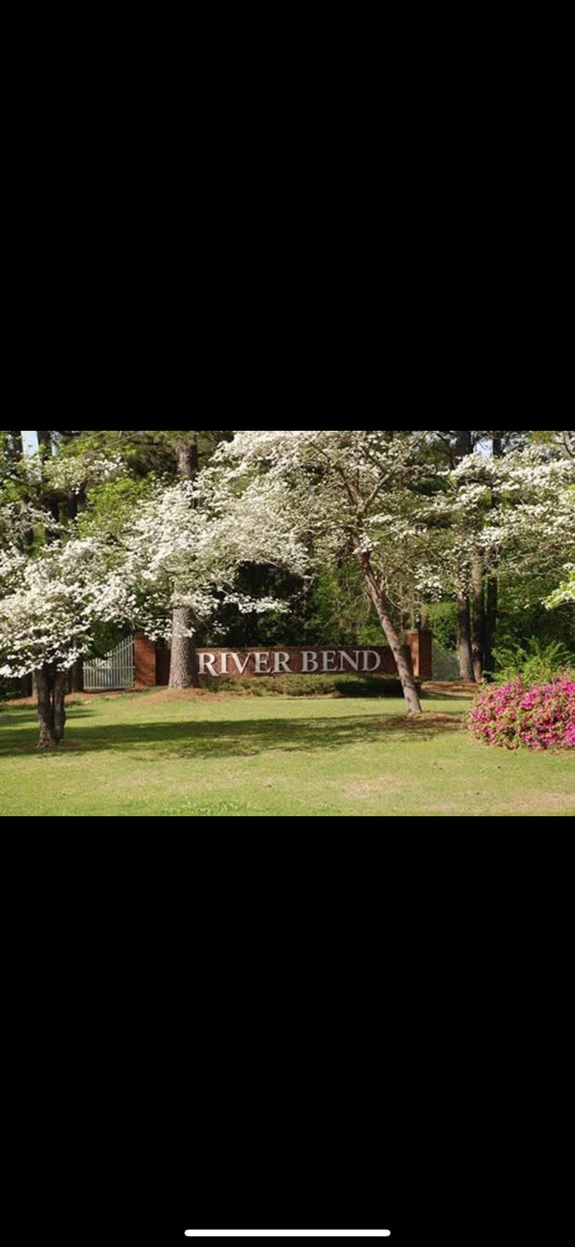 property at 17A Masters Ct Dr