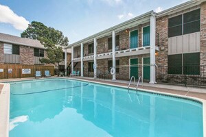 1228 Cavender Dr, Unit 112 in Hurst, TX - Building Photo - Building Photo