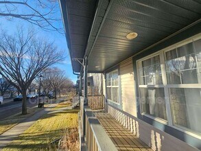 1824 Tufford Way NW in Edmonton, AB - Building Photo - Building Photo