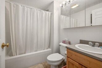 105 Winnacunnet Rd in Hampton, NH - Building Photo - Building Photo