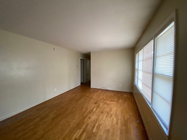 240 Oakcrest Dr in Wilmington, NC - Building Photo - Building Photo