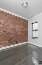 East 106th Street, Unit 15 in New York, NY - Building Photo - Building Photo