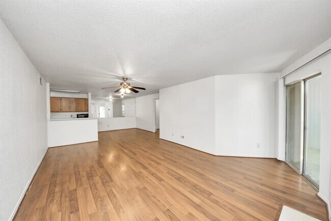 10757 Braes Bend Dr in Houston, TX - Building Photo - Building Photo