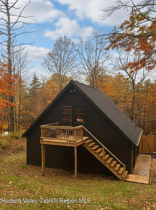 190 Green Lake Rd in Athens, NY - Building Photo - Building Photo