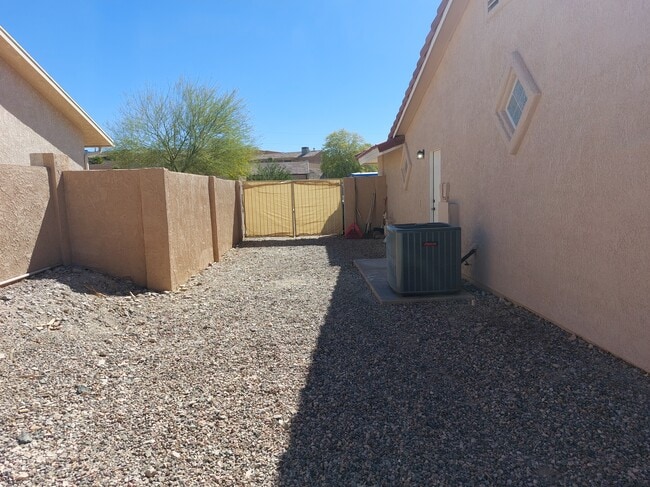 3135 Daytona Ave in Lake Havasu City, AZ - Building Photo - Building Photo