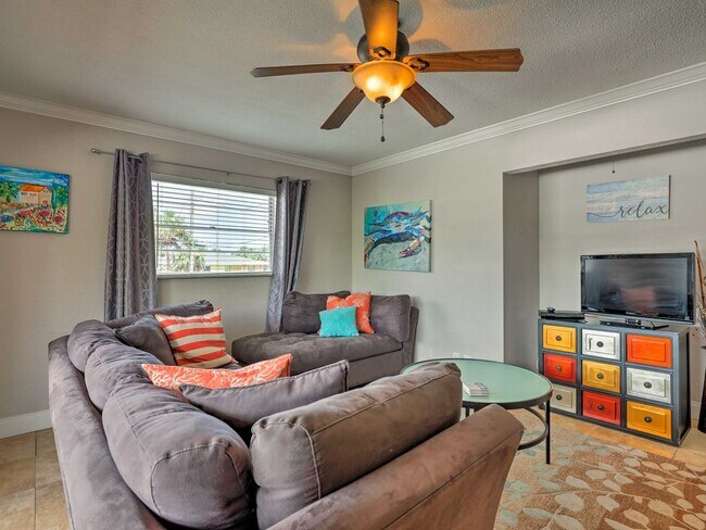 506 University Blvd, Unit Beachside Villas unit #3 in Daytona Beach, FL - Building Photo - Building Photo