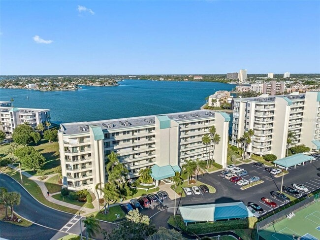 7979 Sailboat Key Blvd S in South Pasadena, FL - Building Photo - Building Photo