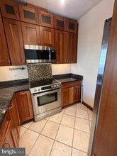 301 S Reynolds St in Alexandria, VA - Building Photo - Building Photo