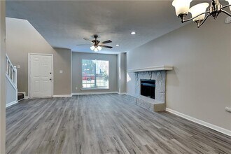 554 Sherwood Oaks Rd in Stone Mountain, GA - Building Photo - Building Photo