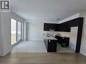 99 Manuel St in Stratford, ON - Building Photo - Building Photo