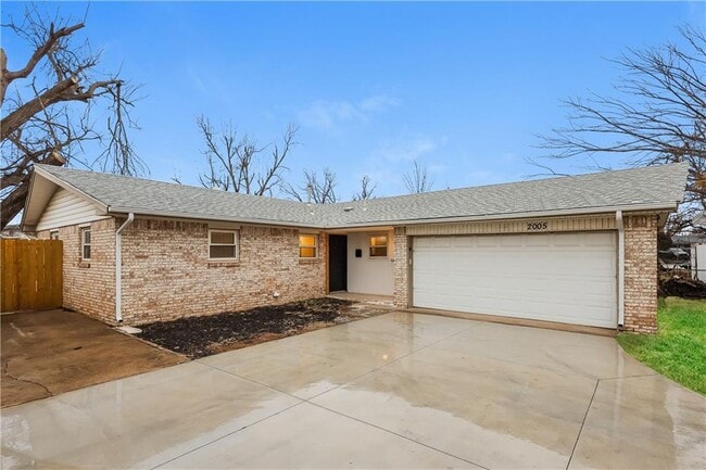 2005 Fox Ave in Moore, OK - Building Photo - Building Photo