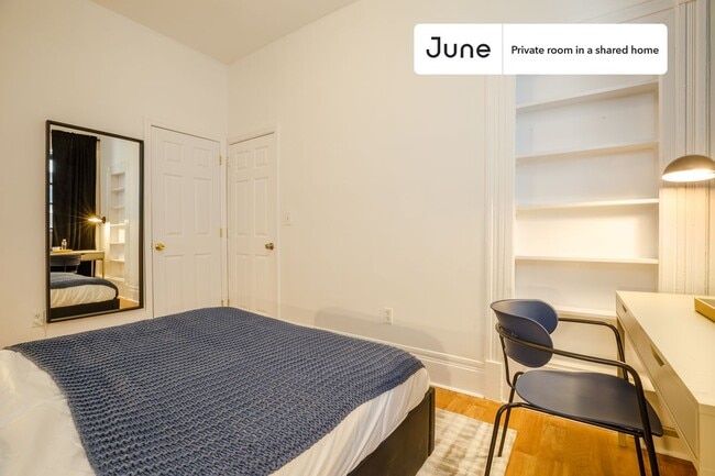 Private bedroom in 4 bed/1 bath Home in New York, NY - Building Photo - Building Photo