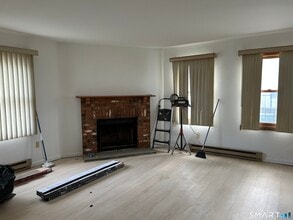 43 Valley Dr in New Milford, CT - Building Photo - Building Photo