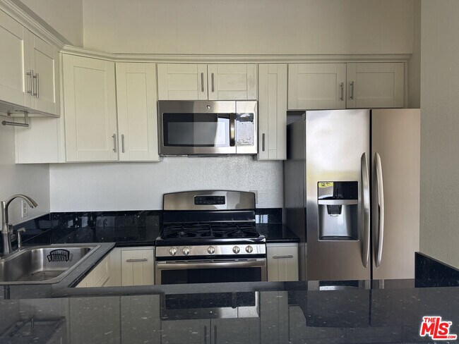1951 Pelham Ave in Los Angeles, CA - Building Photo - Building Photo