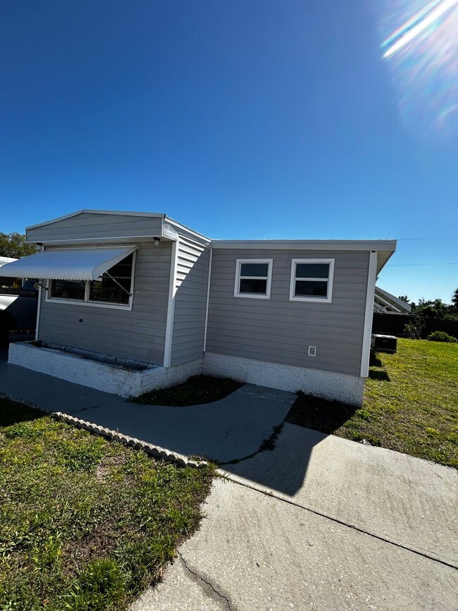 property at 2722 Indianwood Dr