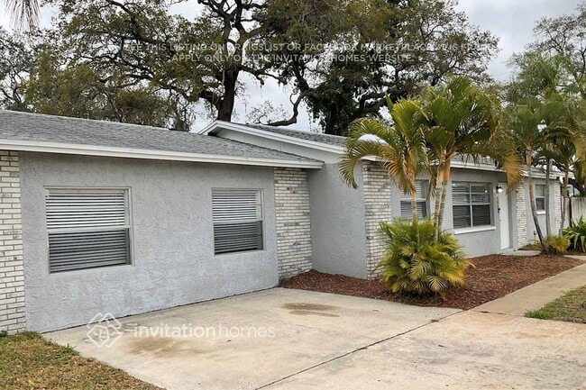 992 Union St in Dunedin, FL - Foto de edificio - Building Photo