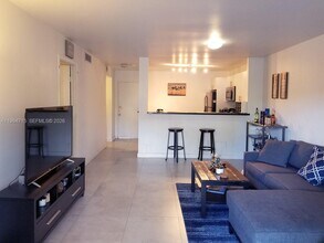 7845 Camino Real in Miami, FL - Building Photo - Building Photo