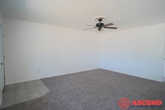 25428 Barbara St in Arvin, CA - Building Photo - Building Photo
