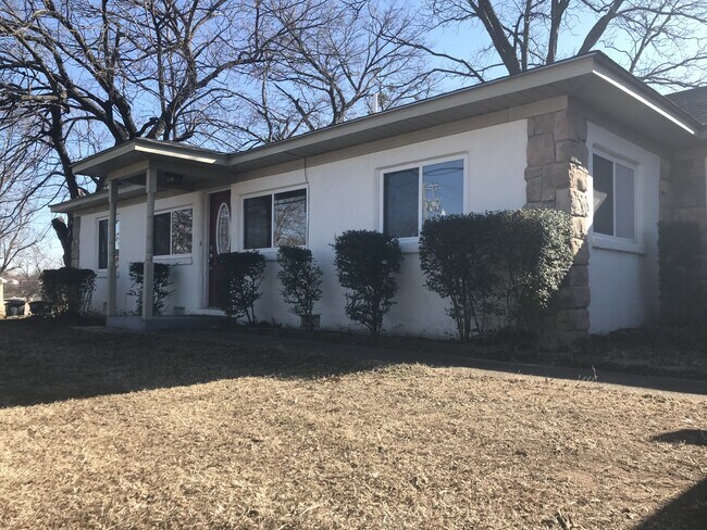 223 E Independence St in Shawnee, OK - Building Photo - Building Photo