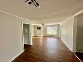 5601 Old Canton Rd in Jackson, MS - Building Photo - Building Photo