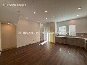 601 Somi Ct in Hayward, CA - Building Photo - Building Photo