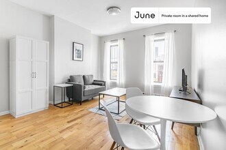 Room in Shared 2 bed/1 bath home, Unit A in New York, NY - Building Photo - Building Photo