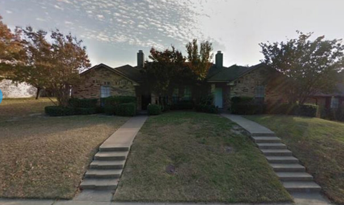 830 Ash Grove Ln in Desoto, TX - Building Photo