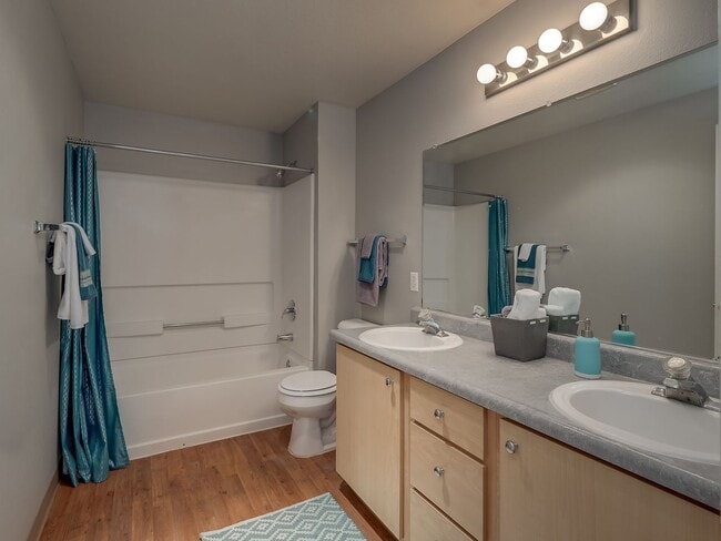 16932 SE Powell Blvd-Unit -57 in Portland, OR - Building Photo - Building Photo