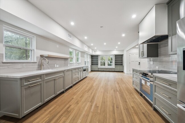 property at 1659 Harold St