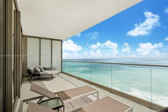 18975 Collins Ave, Unit # 2703 in Sunny Isles Beach, FL - Building Photo - Building Photo